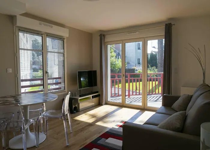 La Lanterne Apartment *